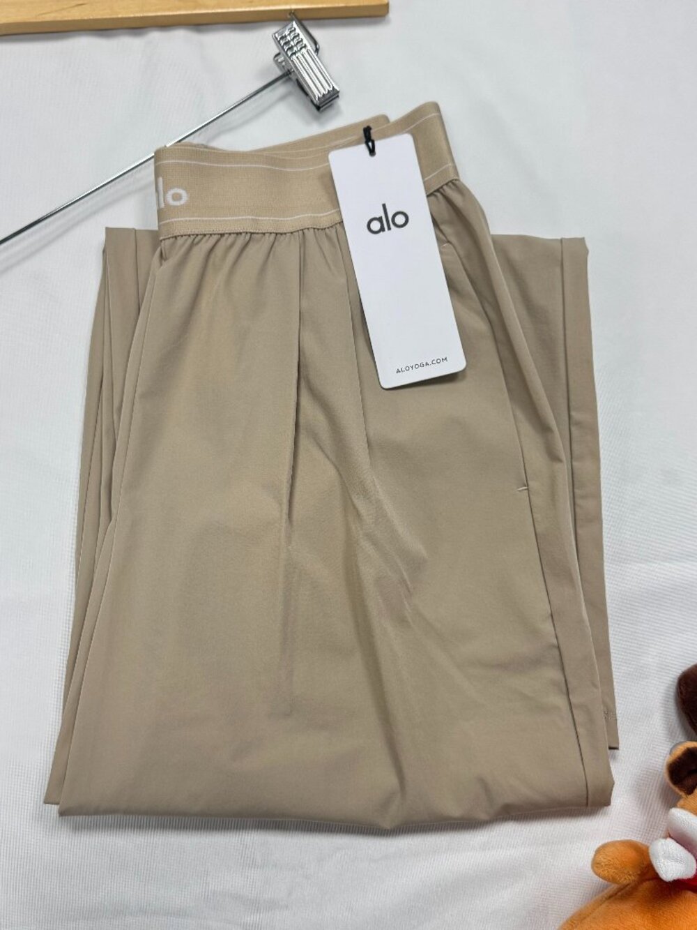 Brand new🎏ALO Yoga Suit Up Trouser Gravel Color(Regular)📔Wide Leg High Rise - Picture 4 of 8
